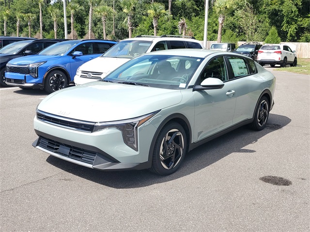 2025 Kia K4 EX photo 3
