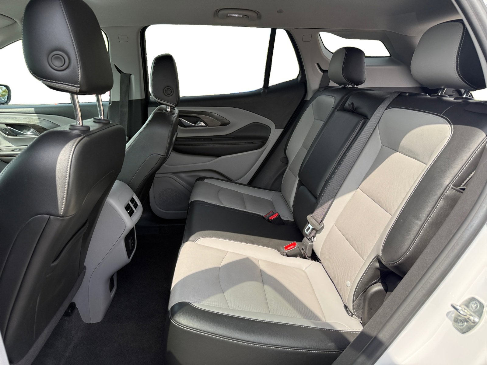 2024 Gmc Terrain SLT photo 16