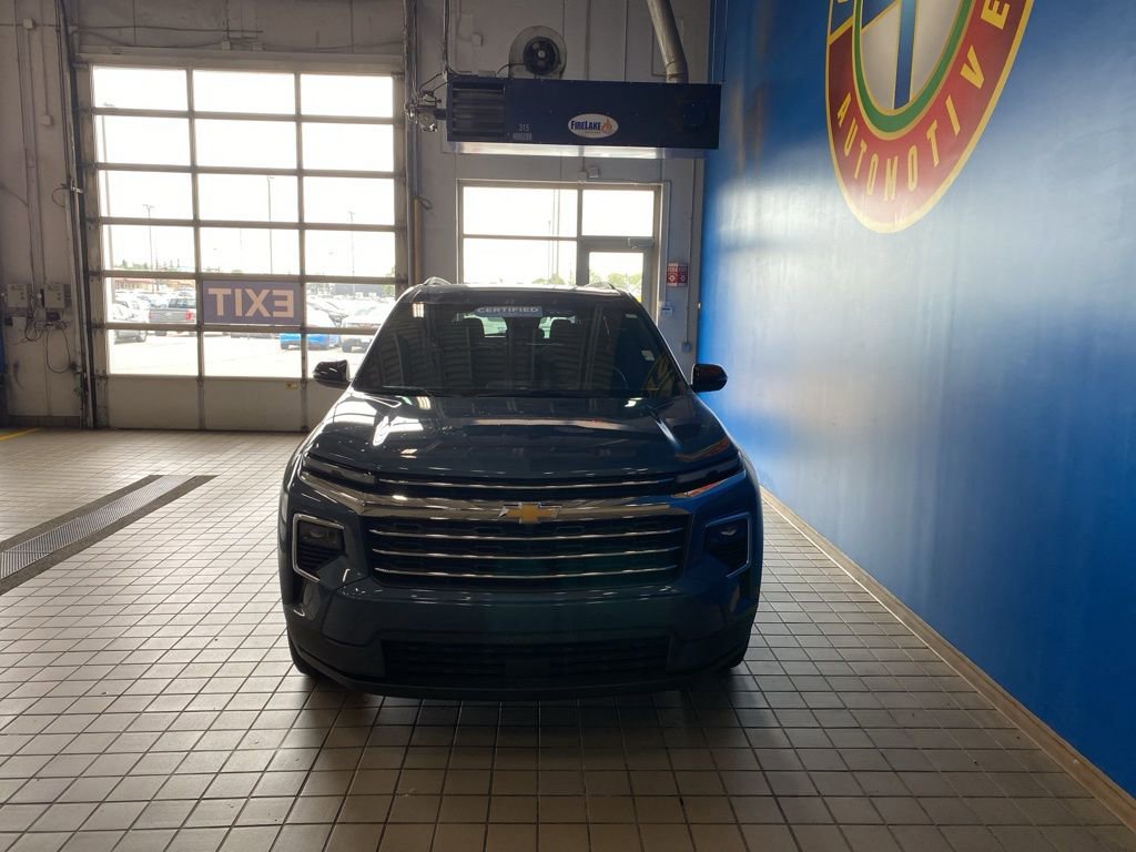 2025 Chevrolet Traverse photo 5