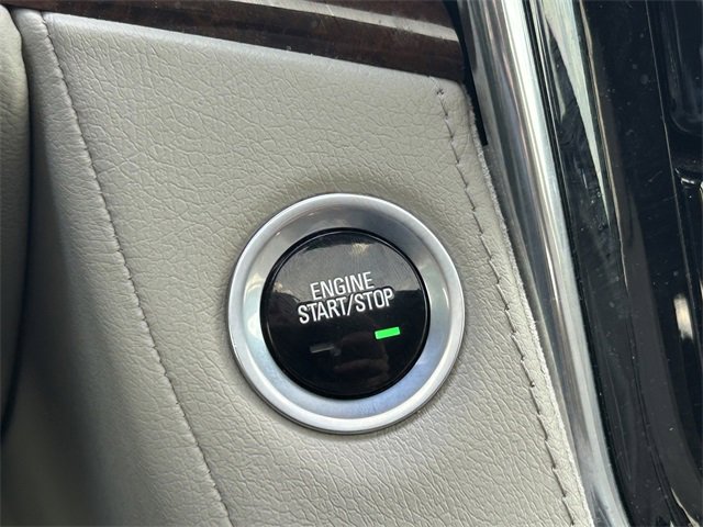2017 Cadillac Escalade Luxury photo 16