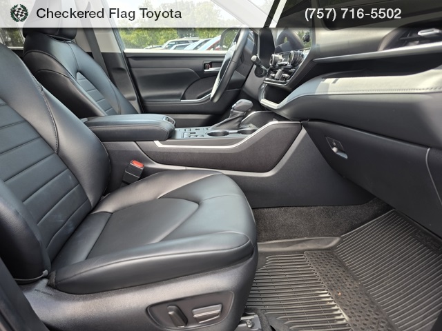 2023 Toyota Highlander XLE photo 39