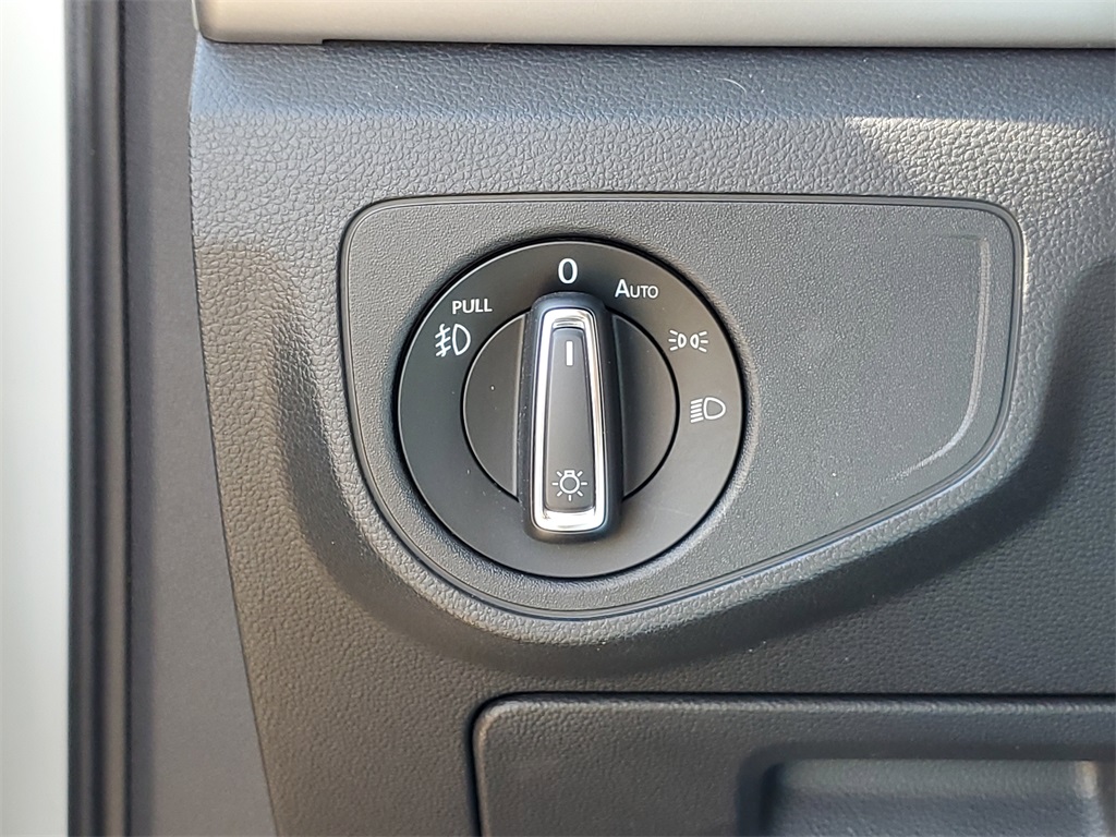 2018 Volkswagen Atlas SEL photo 18