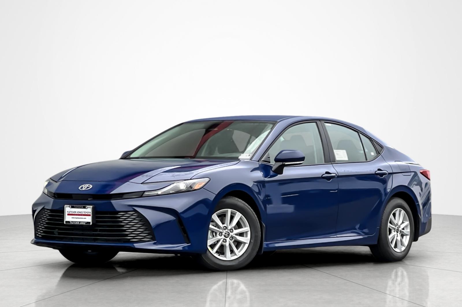 2026 Toyota Camry LE's photo