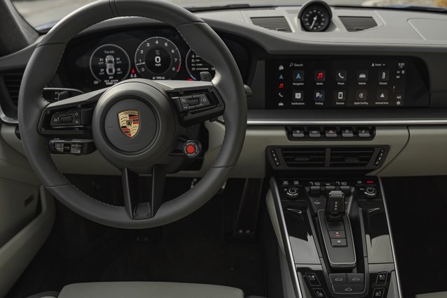 2025 Porsche 911 photo 4