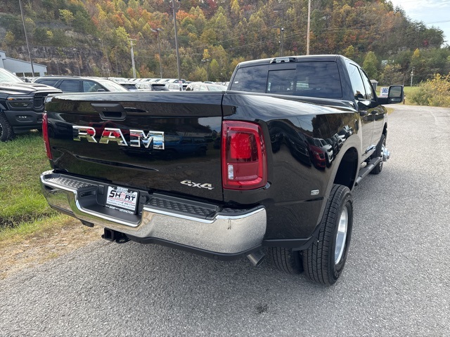2026 Ram 3500 Tradesman photo 2