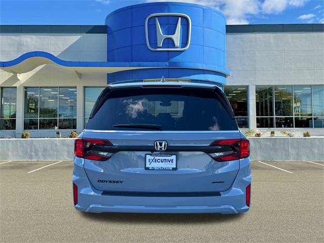 2026 Honda Odyssey photo 2