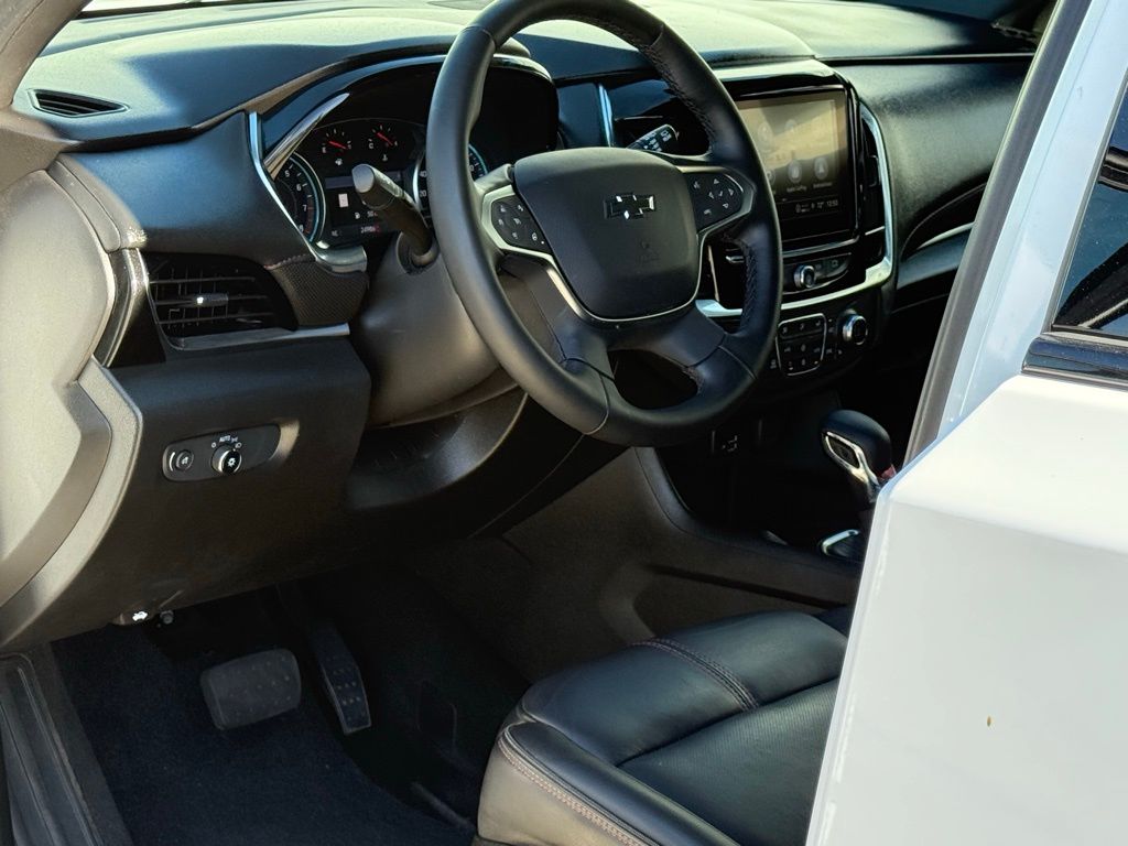 2023 Chevrolet Traverse RS photo 4
