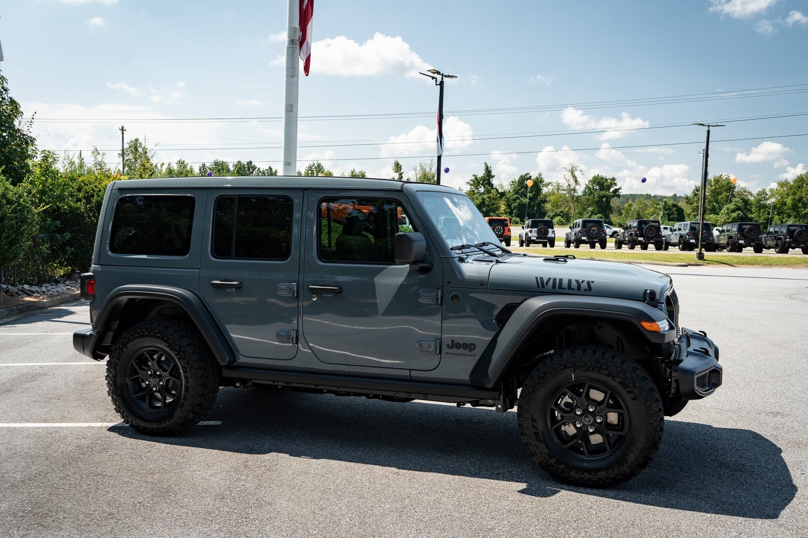 2025 Jeep Wrangler Willys photo 12
