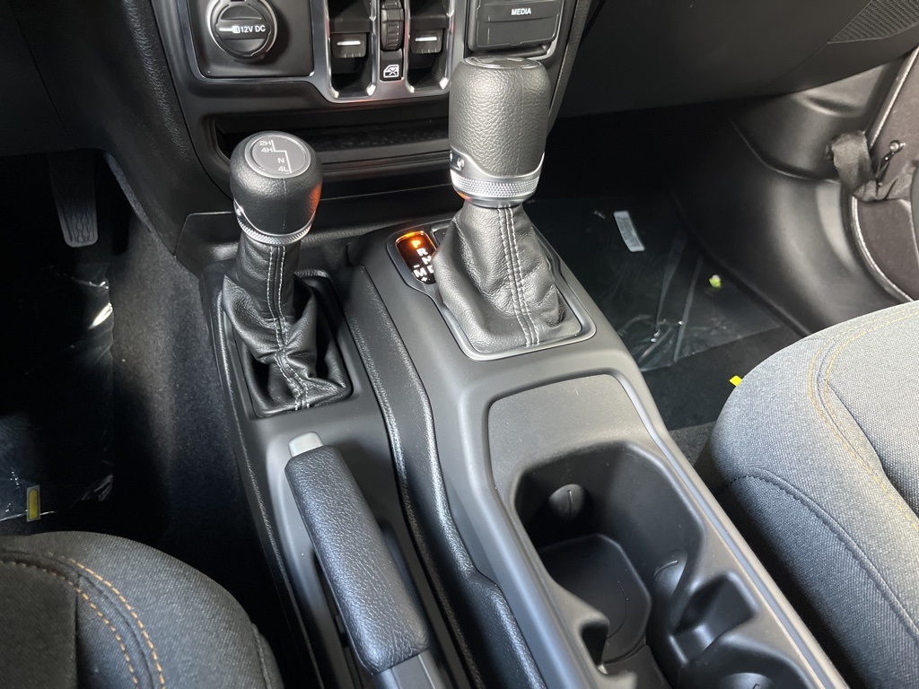 2025 Jeep Wrangler Sport S photo 38