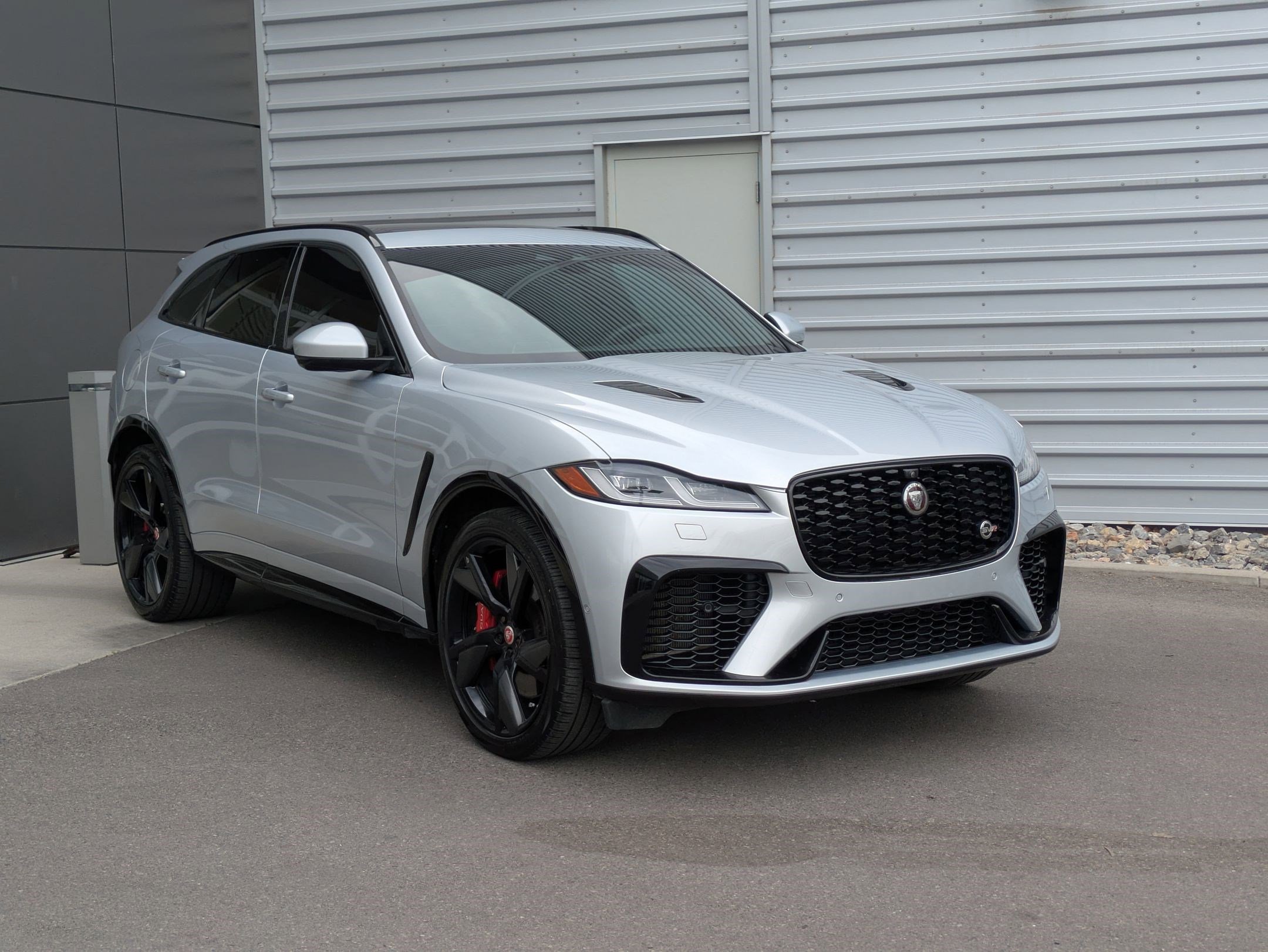 2022 Jaguar F-PACE SVR photo 7