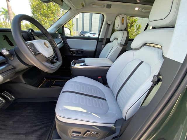 2023 Rivian R1S Adventure photo 5