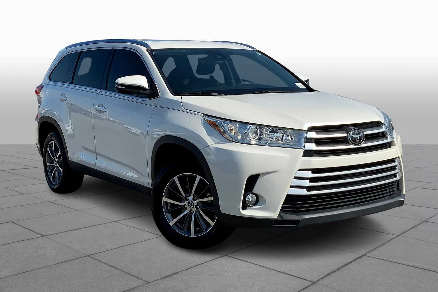 2019 Toyota Highlander XLE photo 2