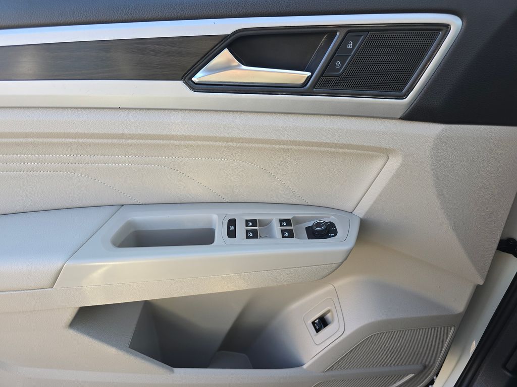 2022 Volkswagen Atlas SE Technology photo 26