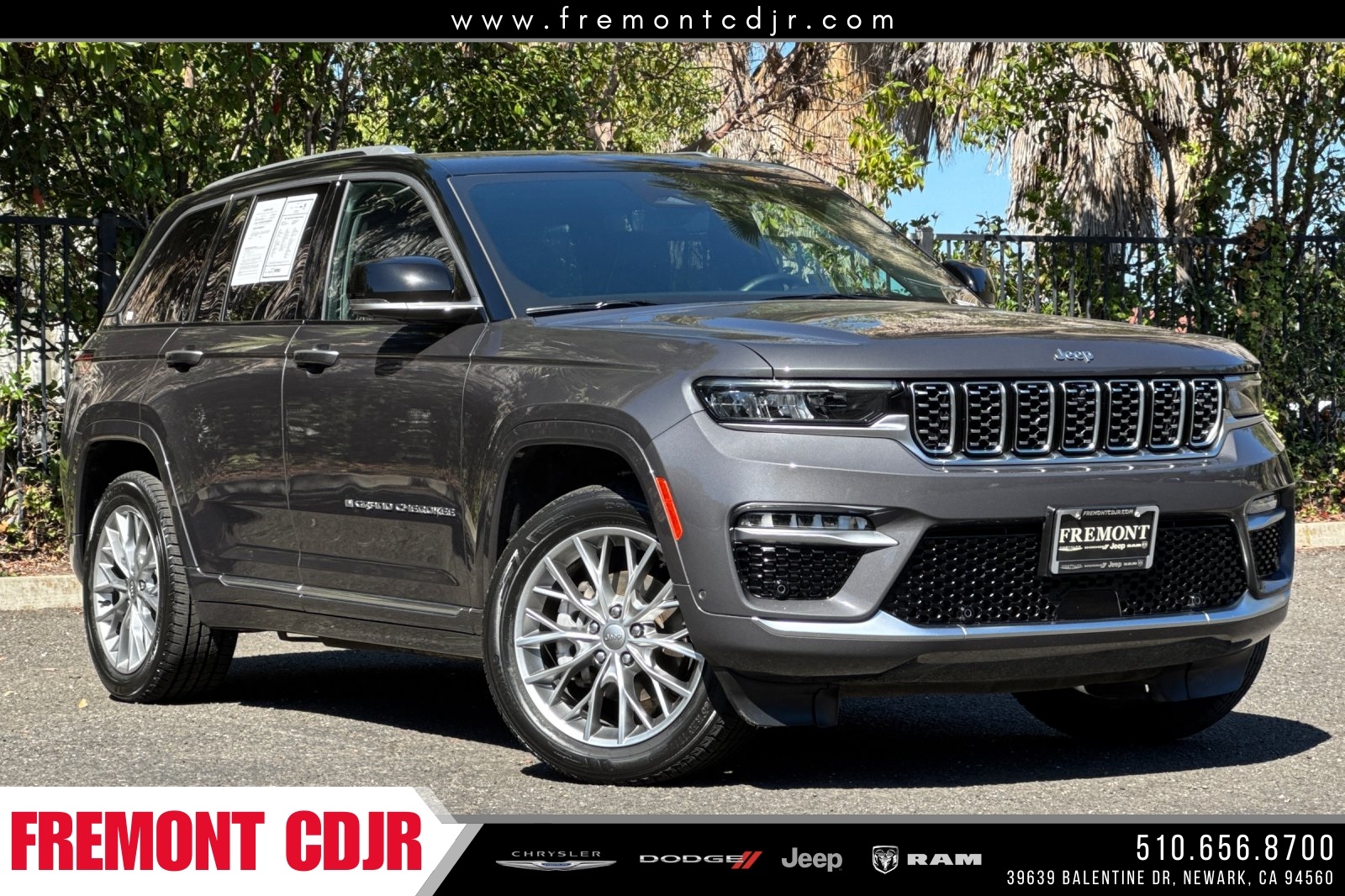 2022 Jeep Grand Cherokee Summit's photo