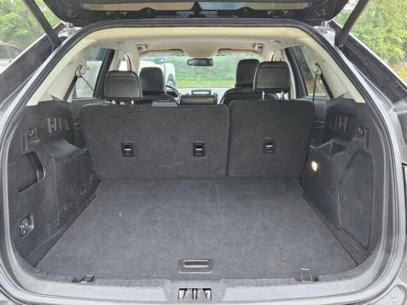 2023 Ford Edge Titanium photo 12