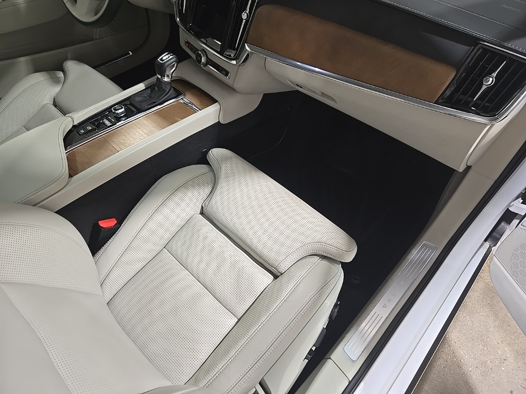 2020 Volvo S90 T6 Inscription photo 20
