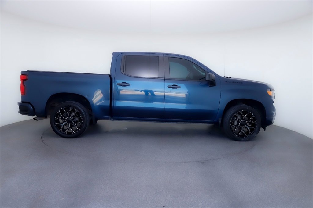 2022 Chevrolet Silverado 1500 Custom photo 9