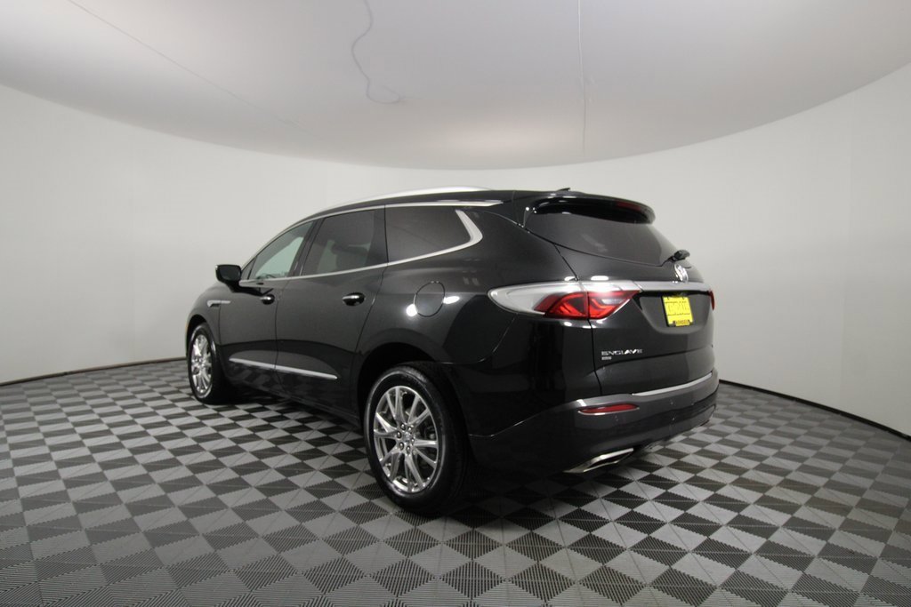 2023 Buick Enclave Premium photo 3