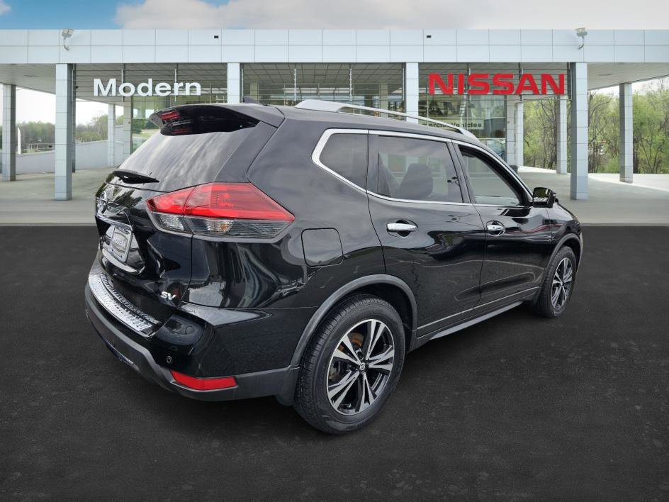 2019 Nissan Rogue SV photo 4