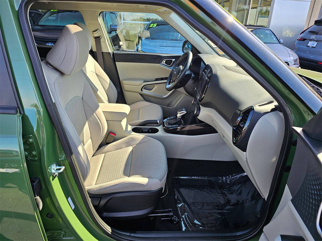 2023 Kia Soul EX photo 10