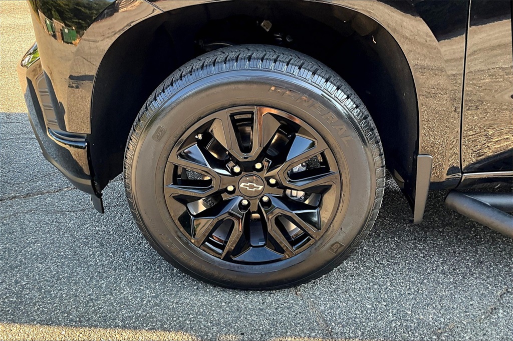 2020 Chevrolet Silverado 1500 Custom photo 29