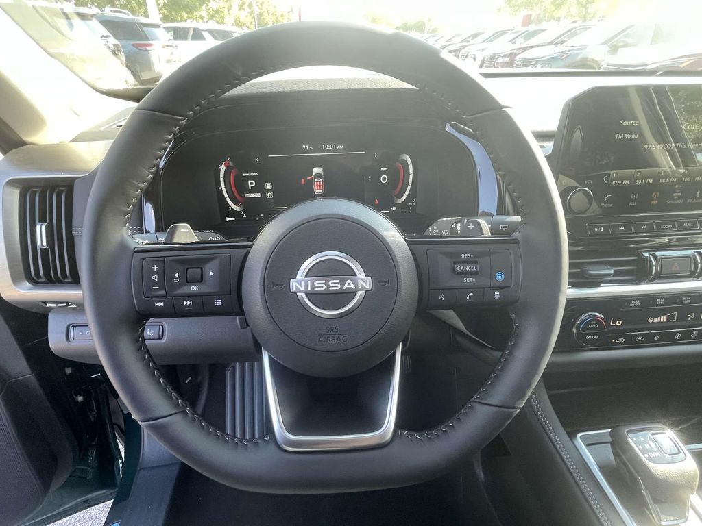 2025 Nissan Pathfinder Platinum photo 21