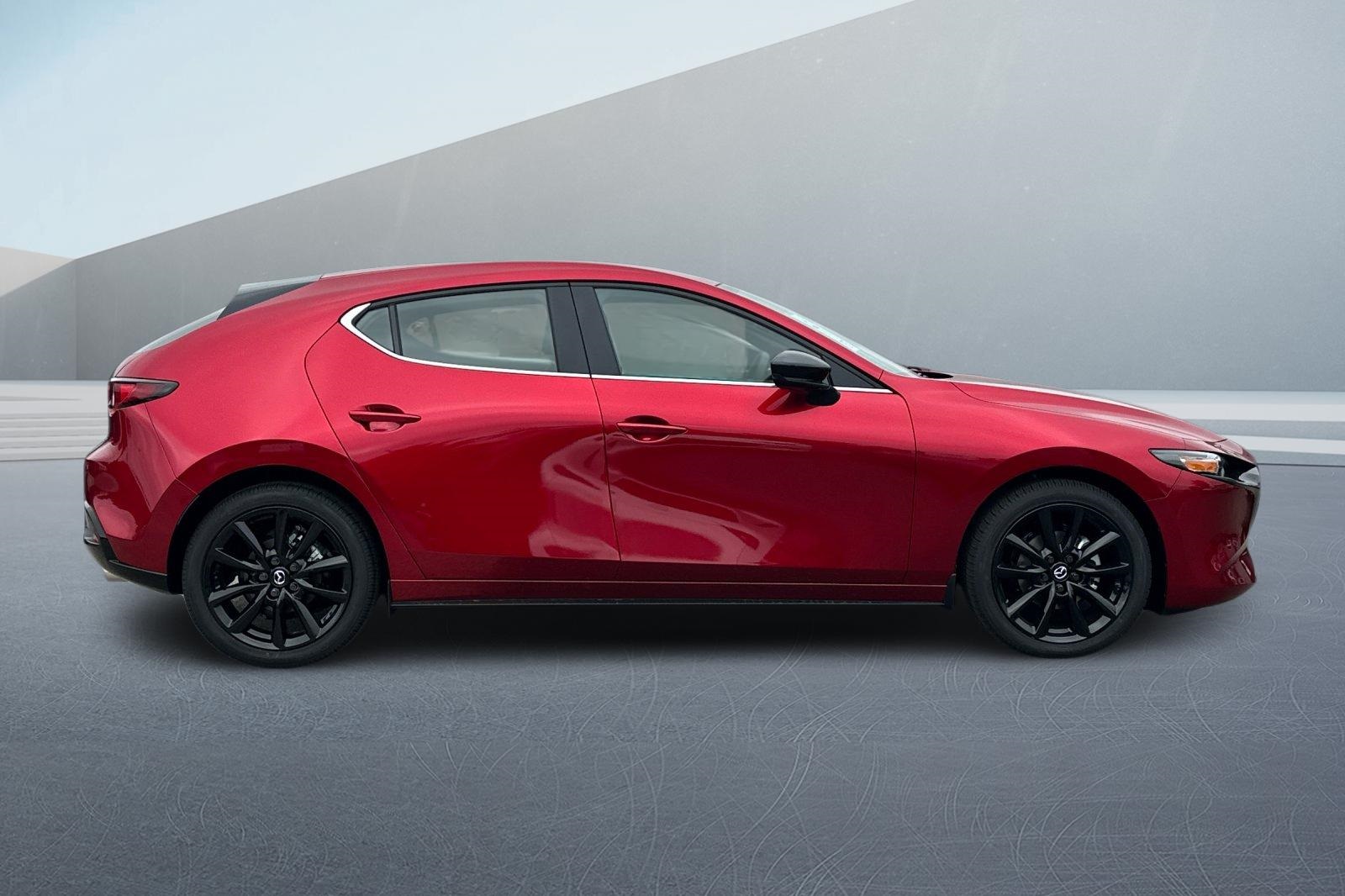 2026 Mazda Mazda3 Hatchback 2.5 Select Sport photo 2