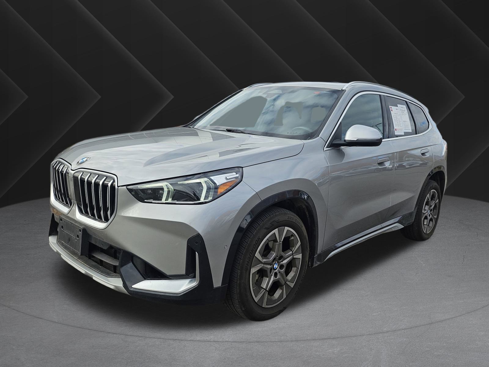2024 BMW X1 28i's photo