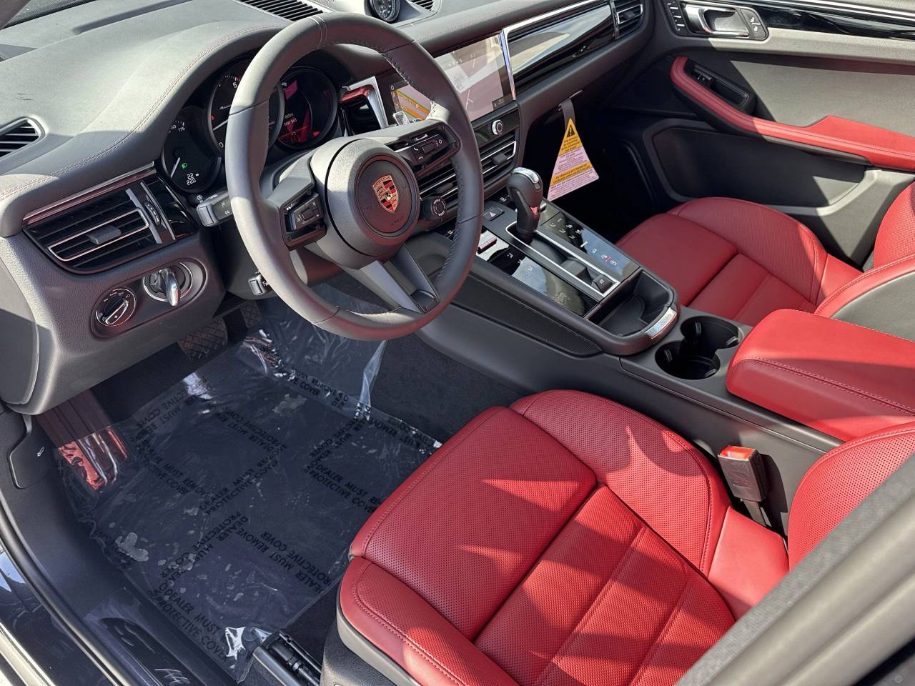 2025 Porsche Macan T photo 3