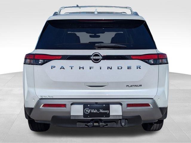 2025 Nissan Pathfinder Platinum photo 4