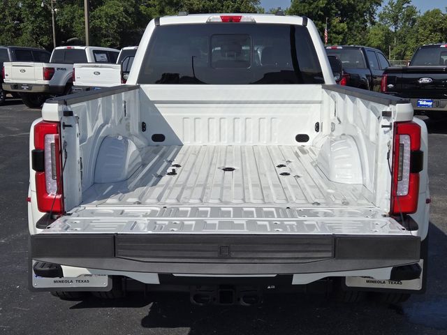 2025 Ford F-350 Platinum photo 8