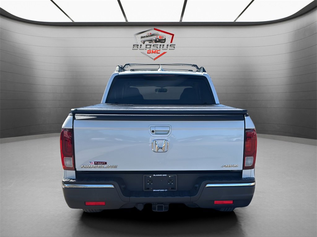 2017 Honda Ridgeline RTL-T photo 4