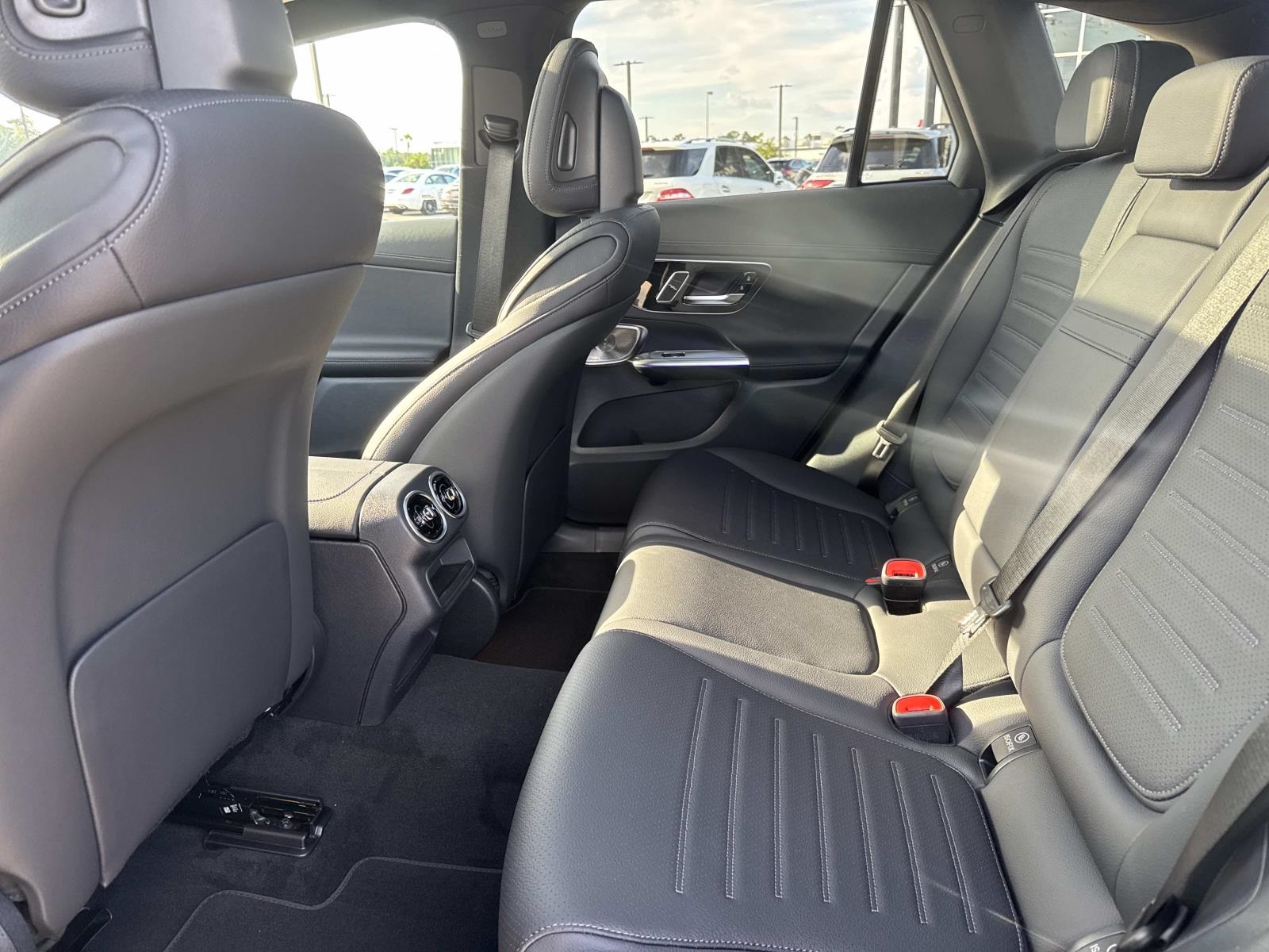 2026 Mercedes Benz GLC 300 photo 3