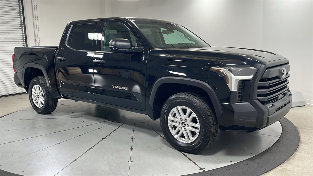 2024 Toyota Tundra SR5 photo 3