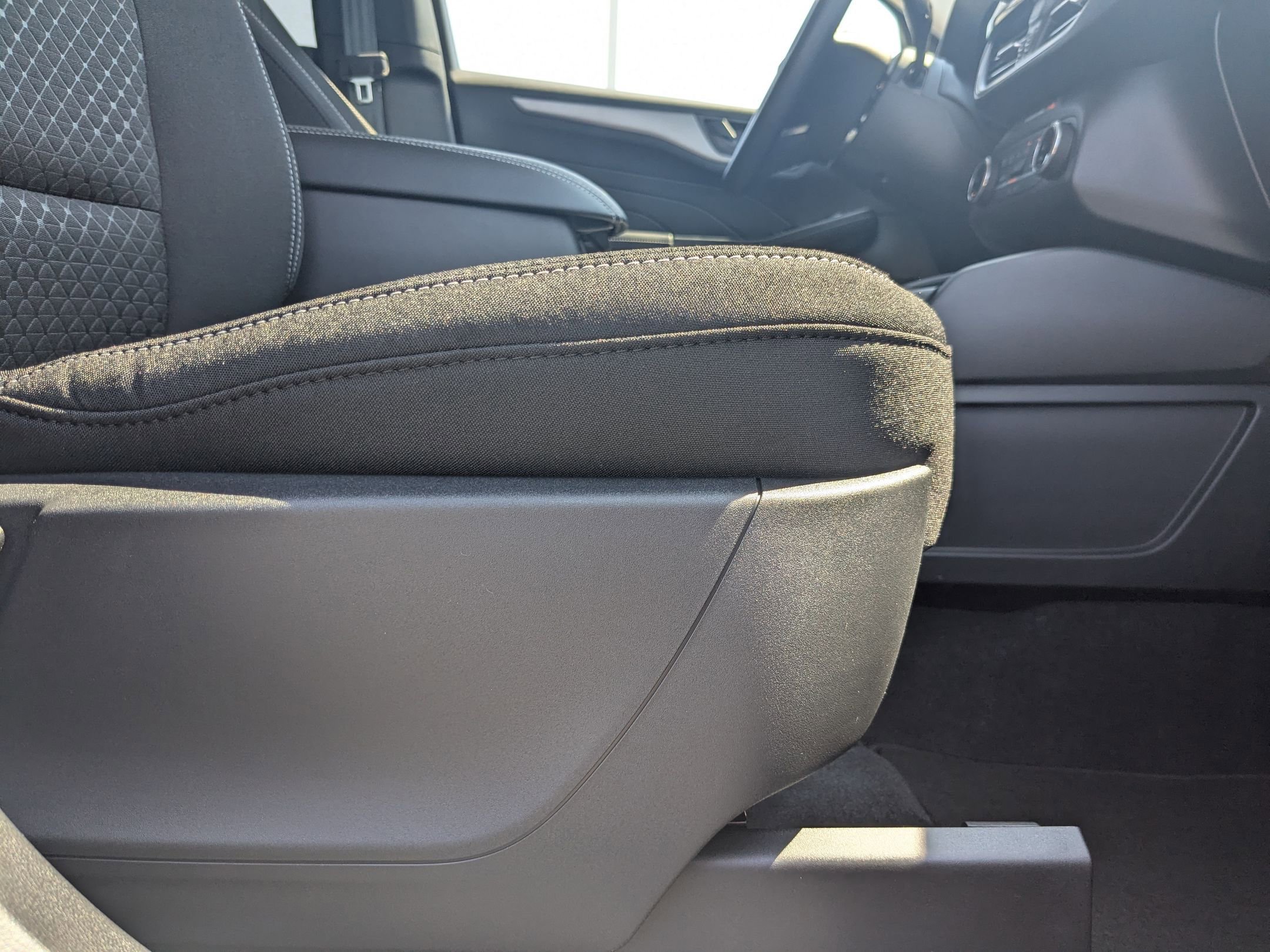 2025 Ford Escape Active photo 30