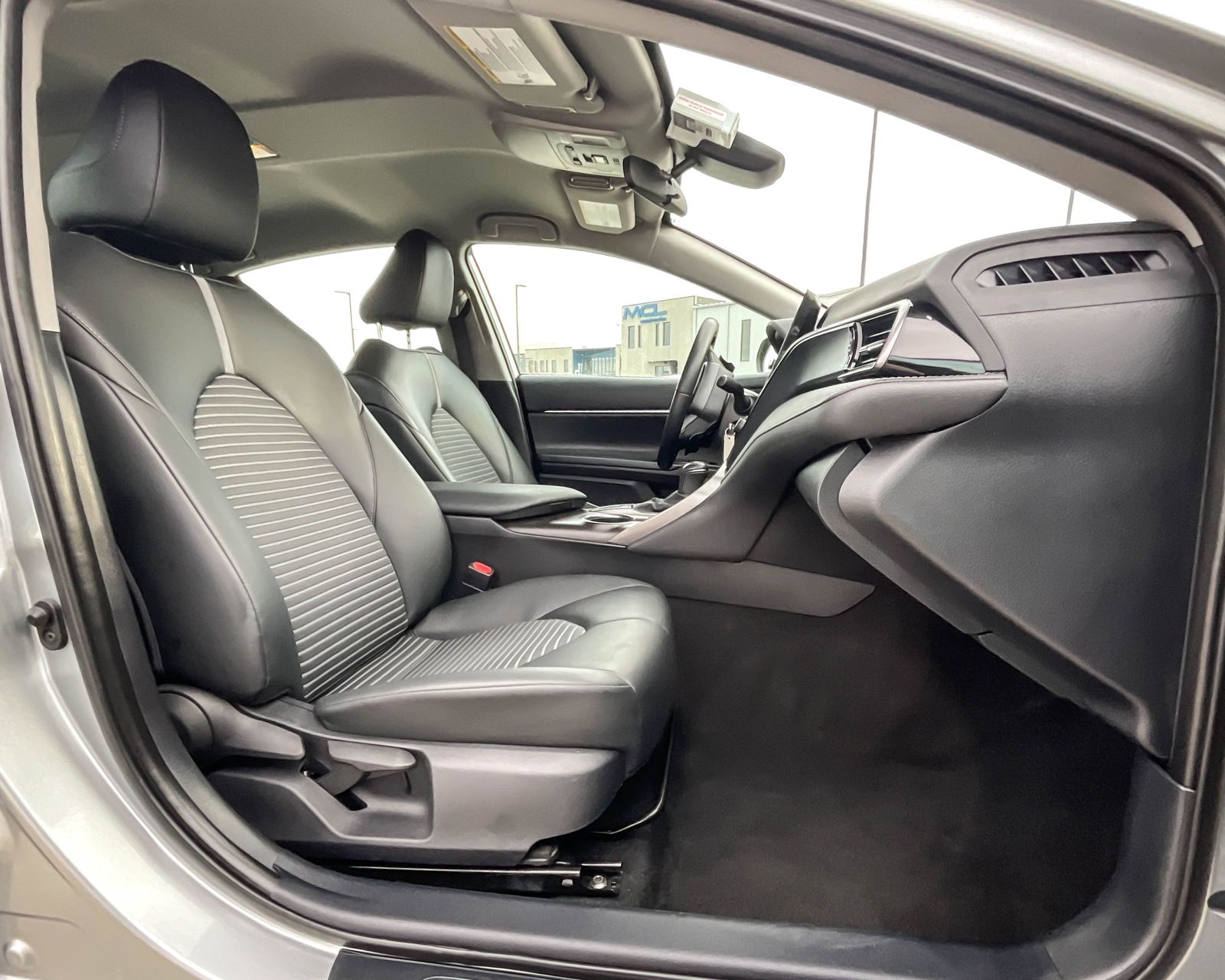 2022 Toyota Camry SE photo 15