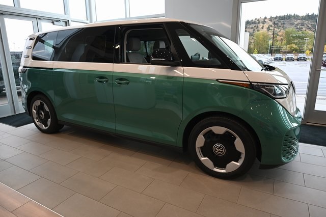 2025 Volkswagen ID. Buzz Pro Plus photo 9
