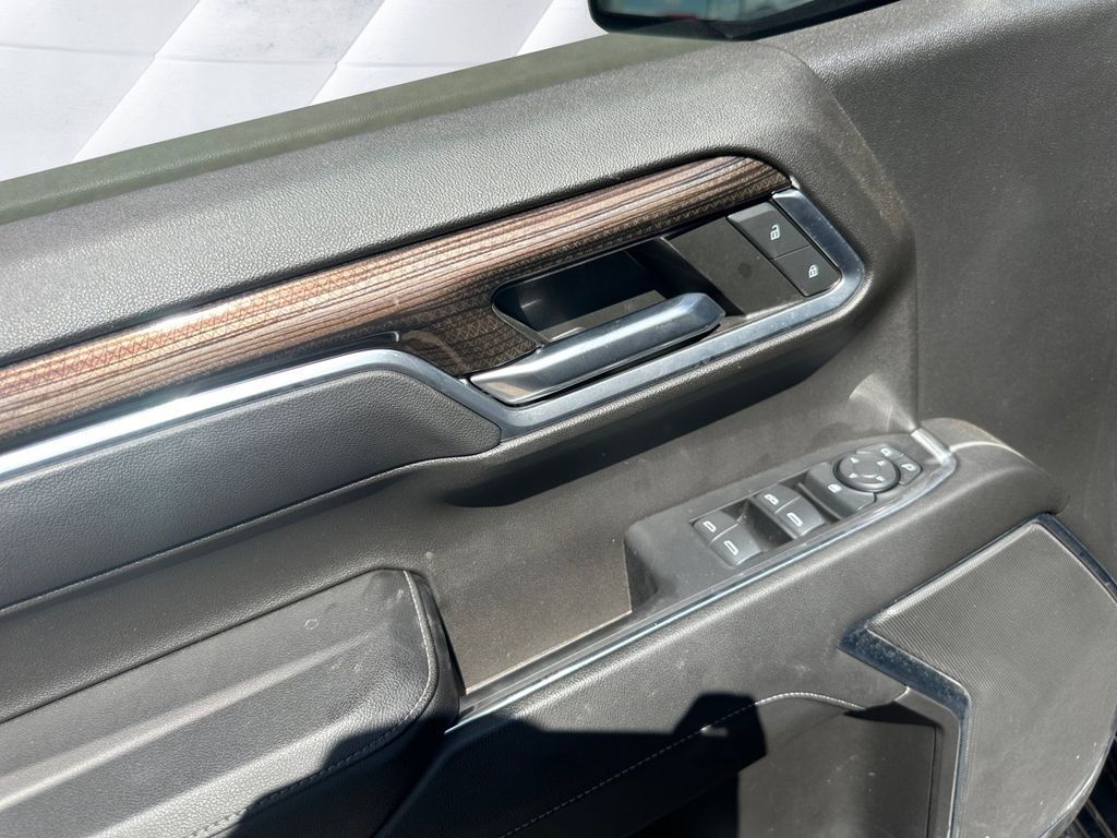 2023 Chevrolet Silverado 1500 RST photo 10
