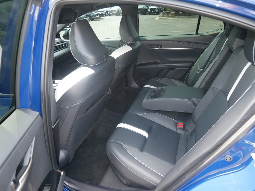2025 Toyota Camry SE photo 10