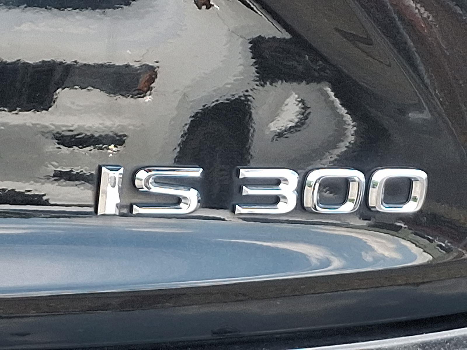 2018 Lexus IS 300 photo 28