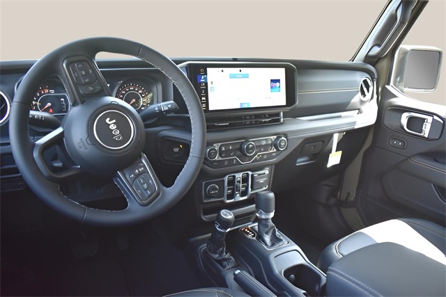 2025 Jeep Gladiator Sport photo 13