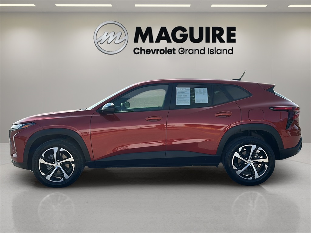 2024 Chevrolet Trax photo 2