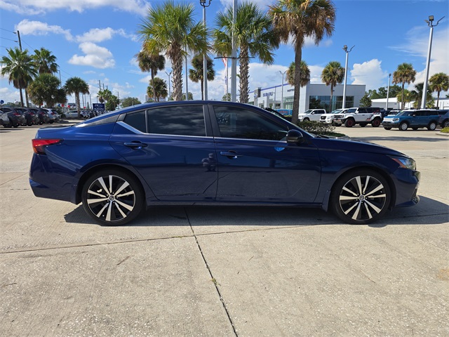 2021 Nissan Altima SR photo 3