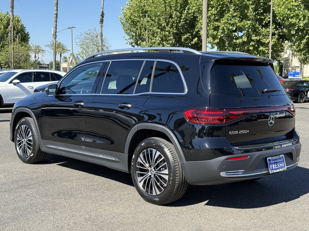 2025 Mercedes Benz EQB photo 2