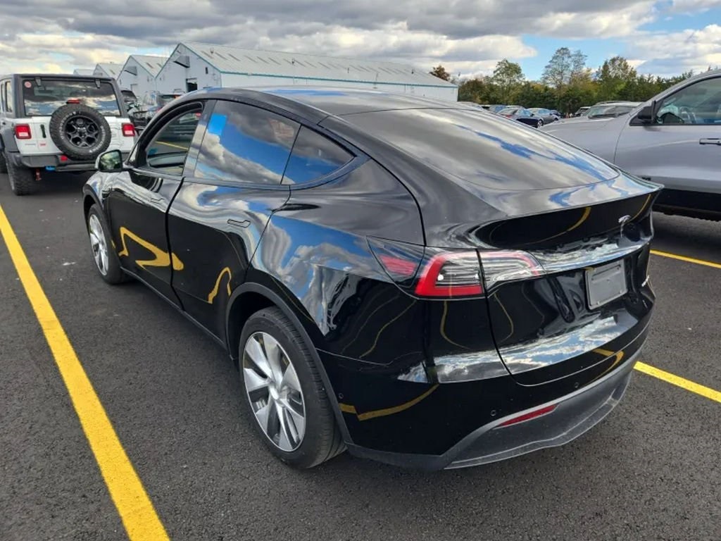 2022 Tesla Model Y Long Range photo 4