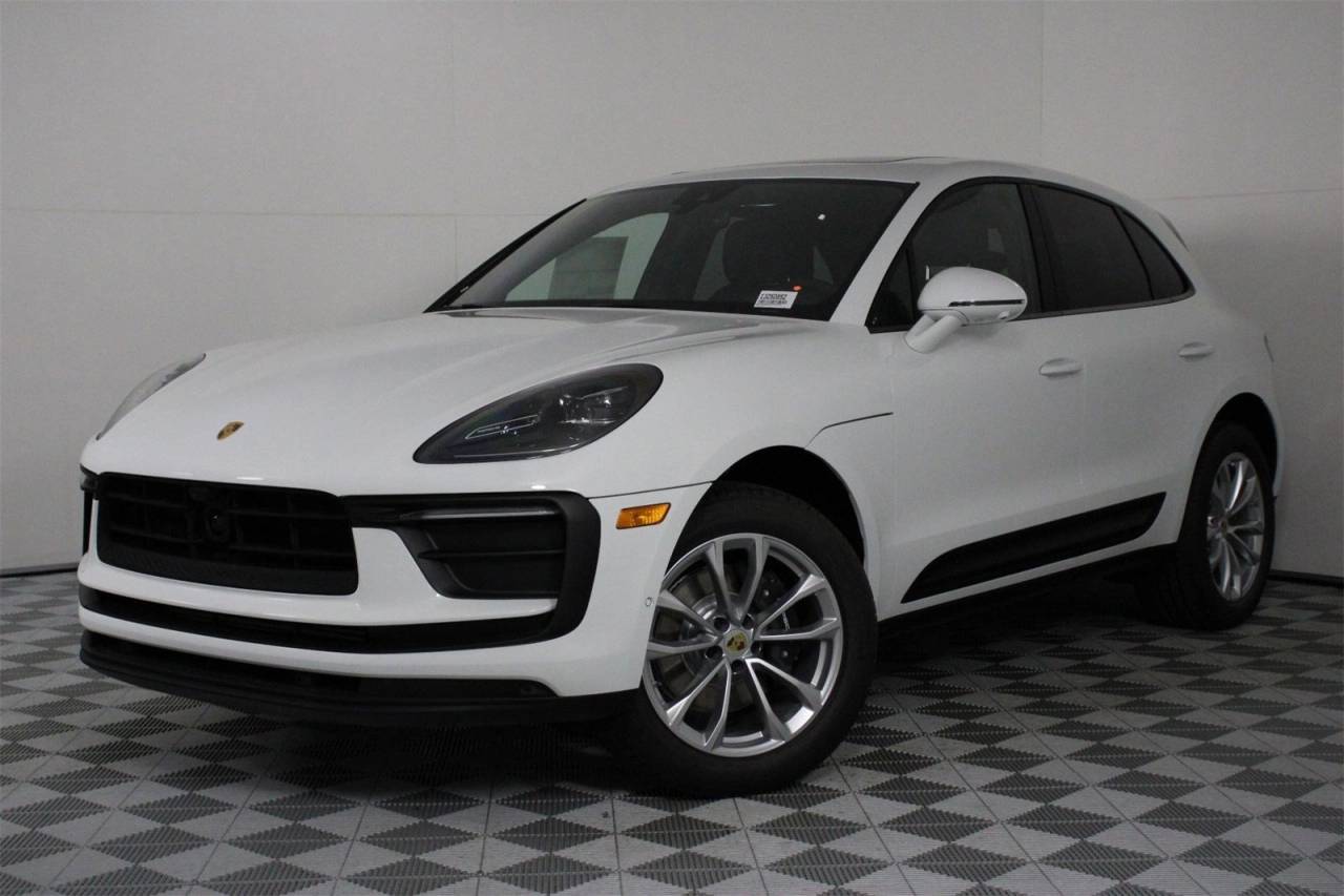 2025 Porsche Macan's photo