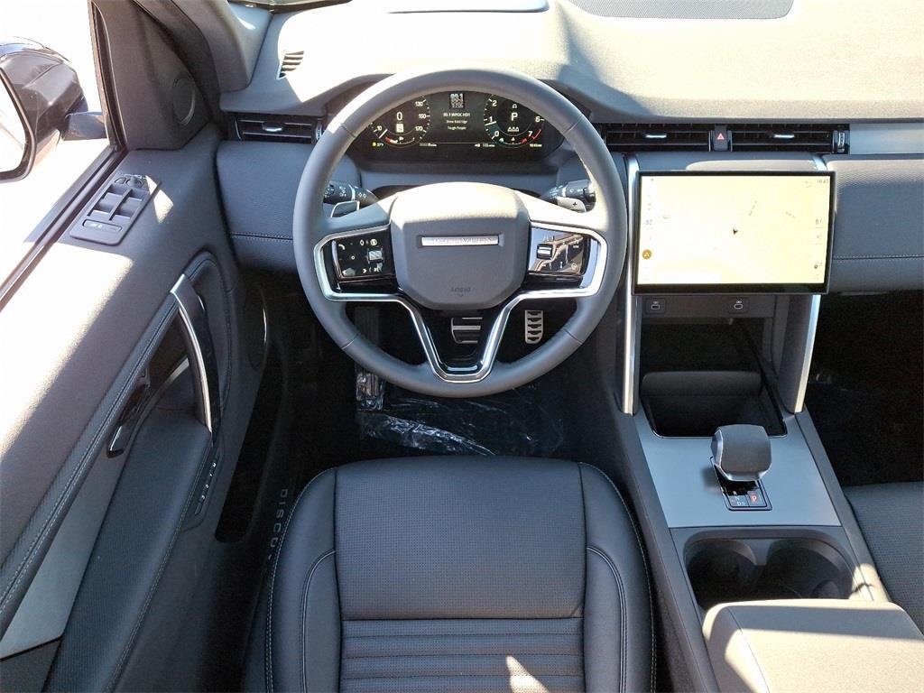 2025 Land Rover Discovery Sport Dynamic SE photo 4
