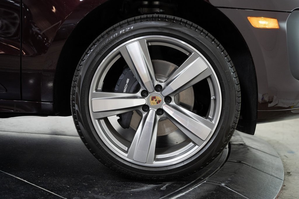 2024 Porsche Macan photo 11