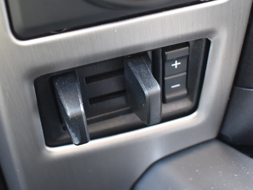 2020 Ford F-150 Platinum photo 24