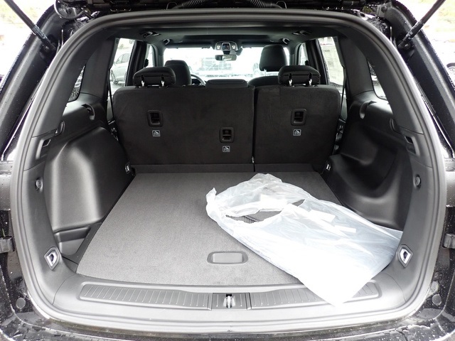 2025 Jeep Grand Cherokee Laredo X photo 4